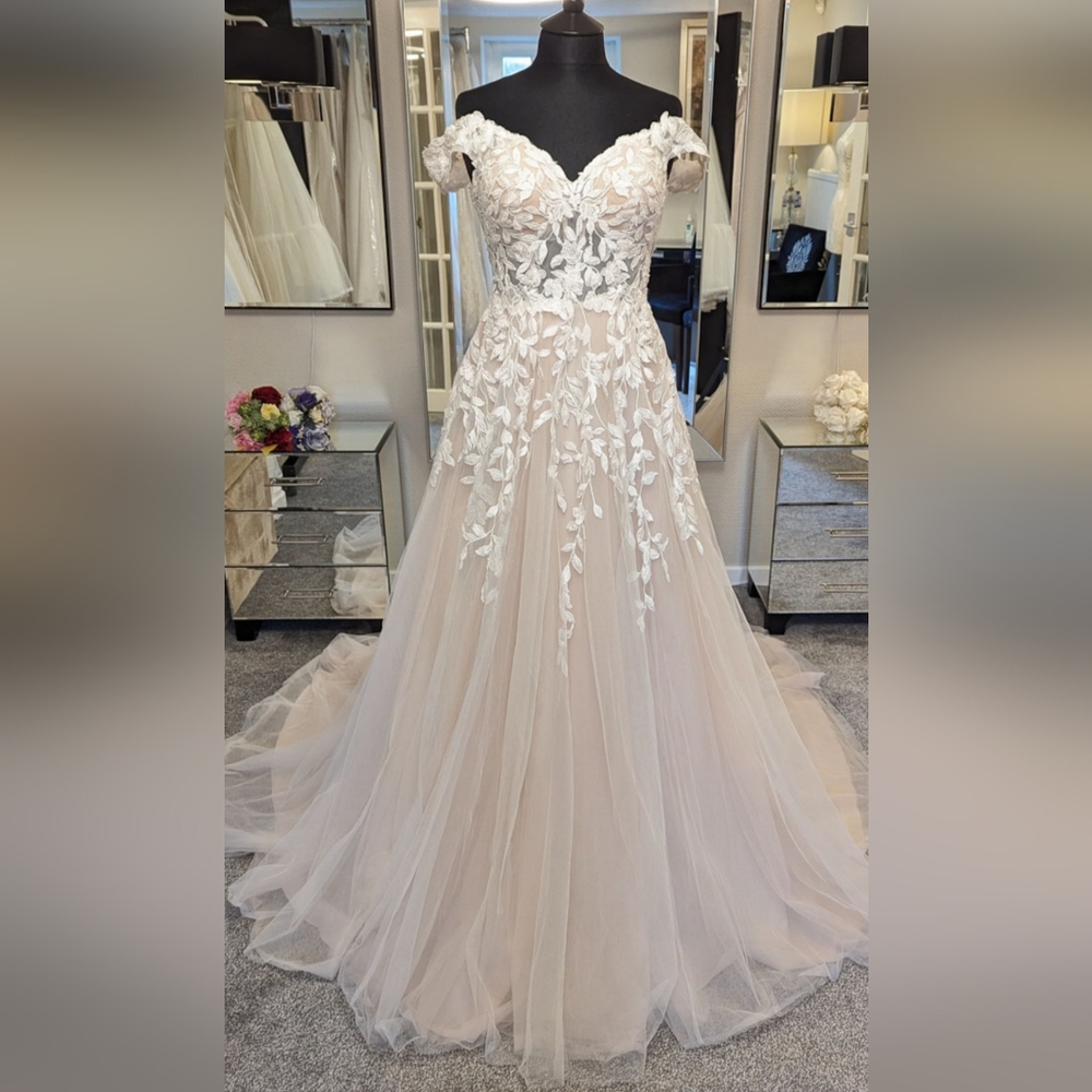Stella York 7012 Wedding Dress